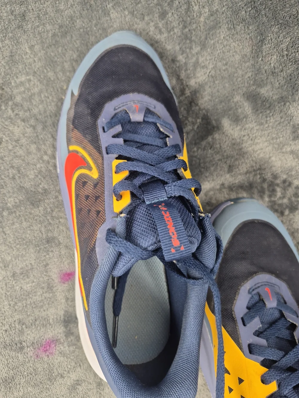Nike Sony Fly Running Shoes Navy Mesh Bright Yellow Midfoot Suze 4.5 Youth